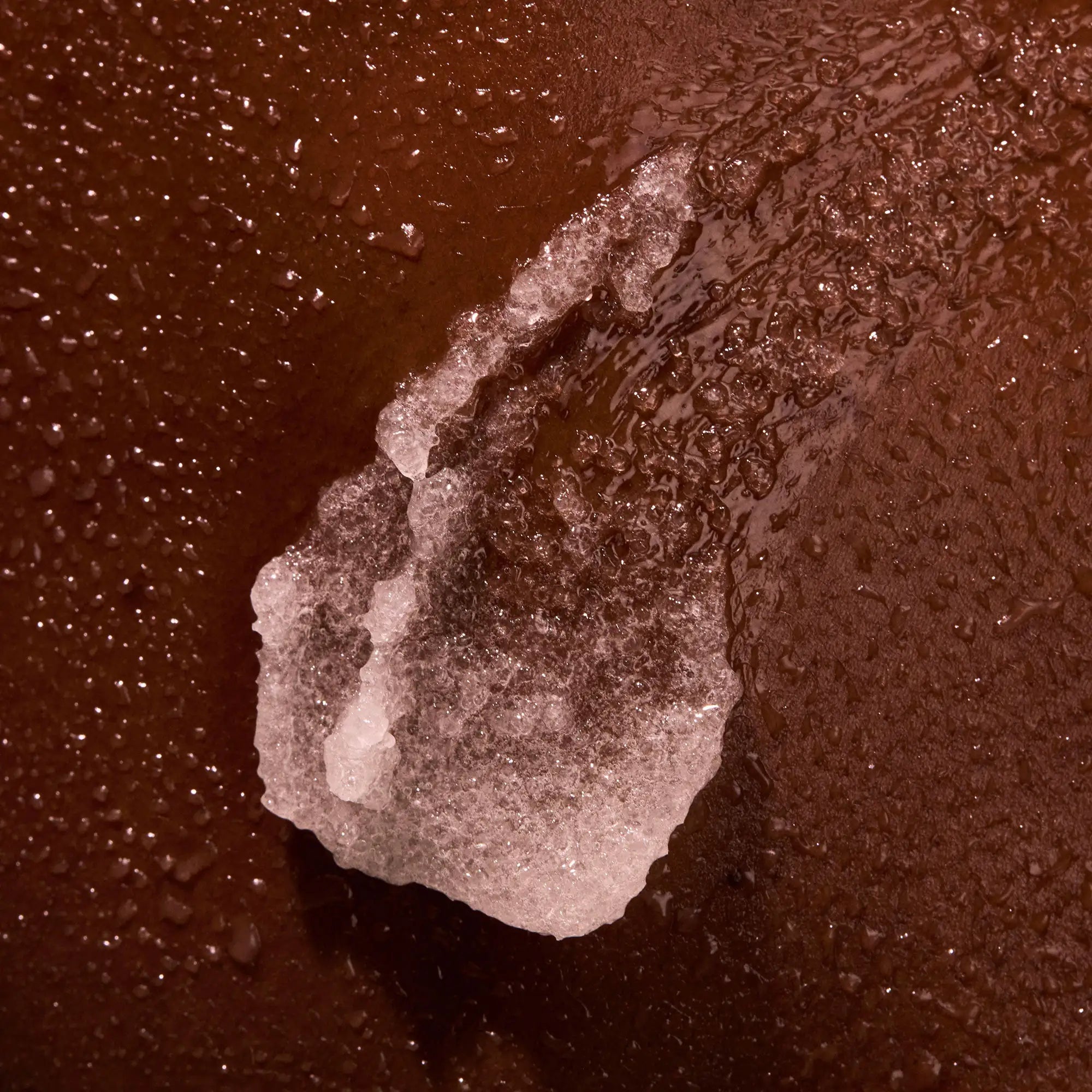 NATR-40028-Alt-Image-TheGlowGetterMulti-OilBodyScrub-08.jpg
